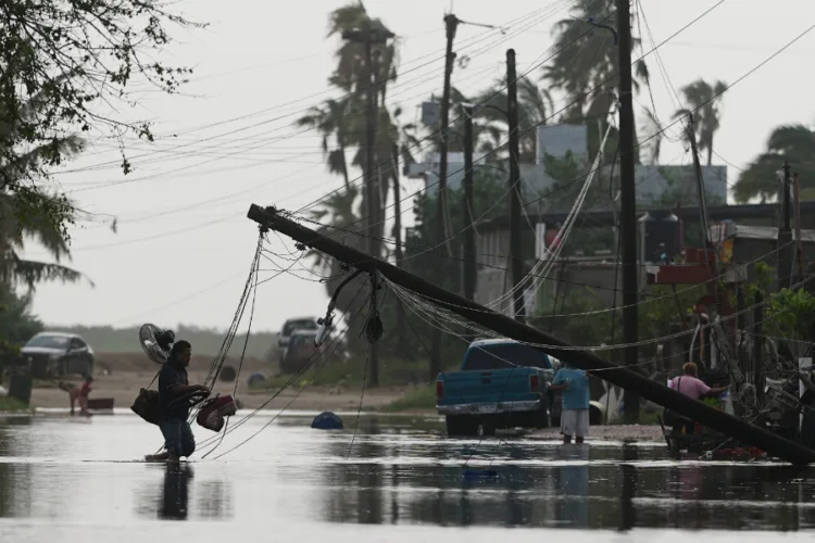 Hurricane Polo makes landfall in Mexico as heavy rains bring floods to US Southwest